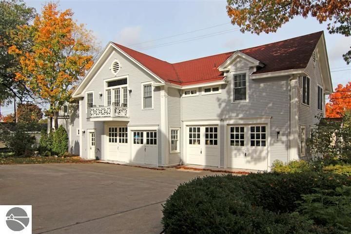 230 Wellington Street, Traverse City, MI 49686